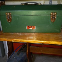 Vintage Park Mfg Tool Box 