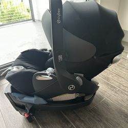 CYBEX Atom Car seat Almost New