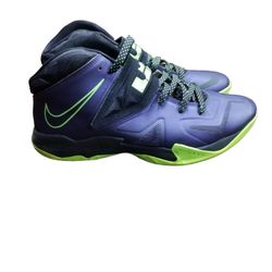 2013 Nike Lebron 5 Sneakers $50 (Good Condition) Size 10.5