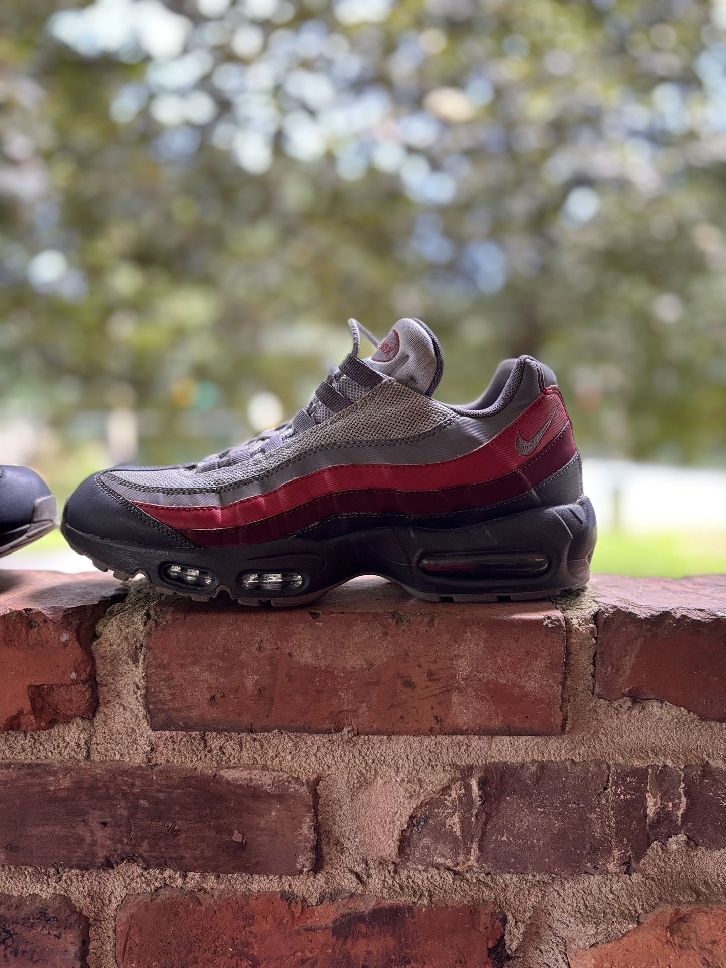 Nike Air Max 95 Essential Grey Team Red 9.5 Men