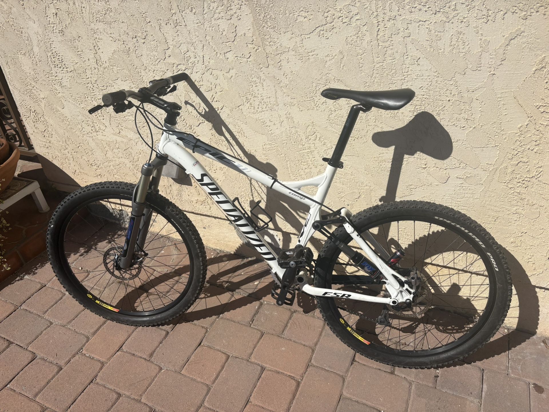 Specialized Epic Comp XC Mountain Bike