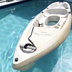 11’11” Peek-A- Boo Ocean Kayak: 11’11”L x 34”W