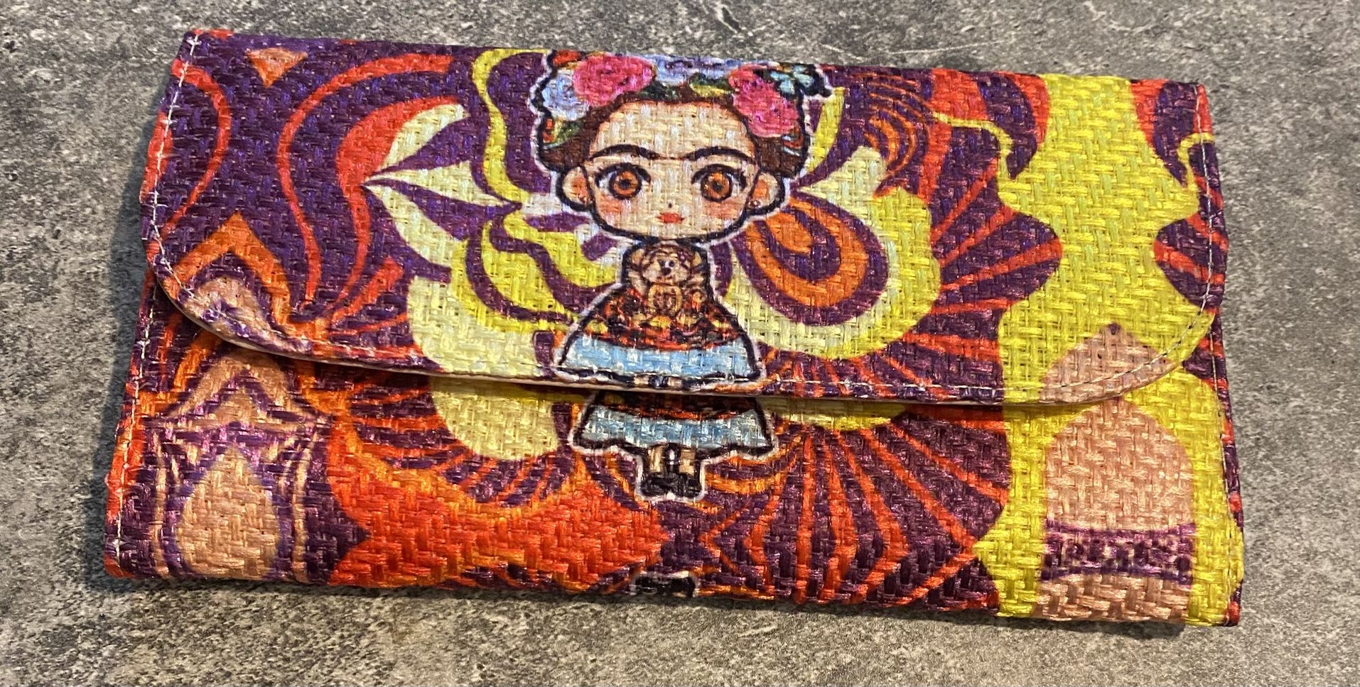 Mexican Hand Tooled Leather Trifold Clutch Wallet Clutch , Great for girls, New.