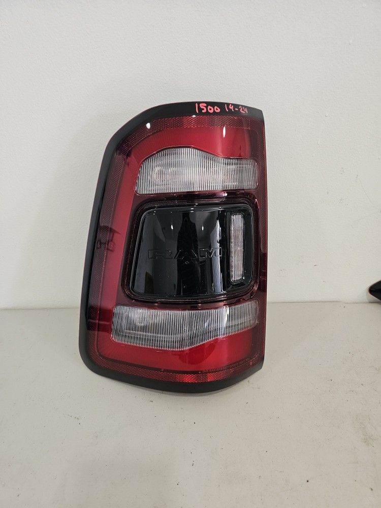 Dodge 1500 Ram 2019 2020 2021 2022 2023 2024 Left Tail Light