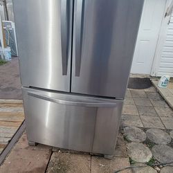 WHIRLPOOL GOLD STAINLESS BOTTOM FREEZER 