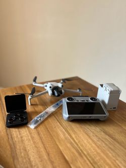 DJI Mini 4 Pro - Fly More Combo
