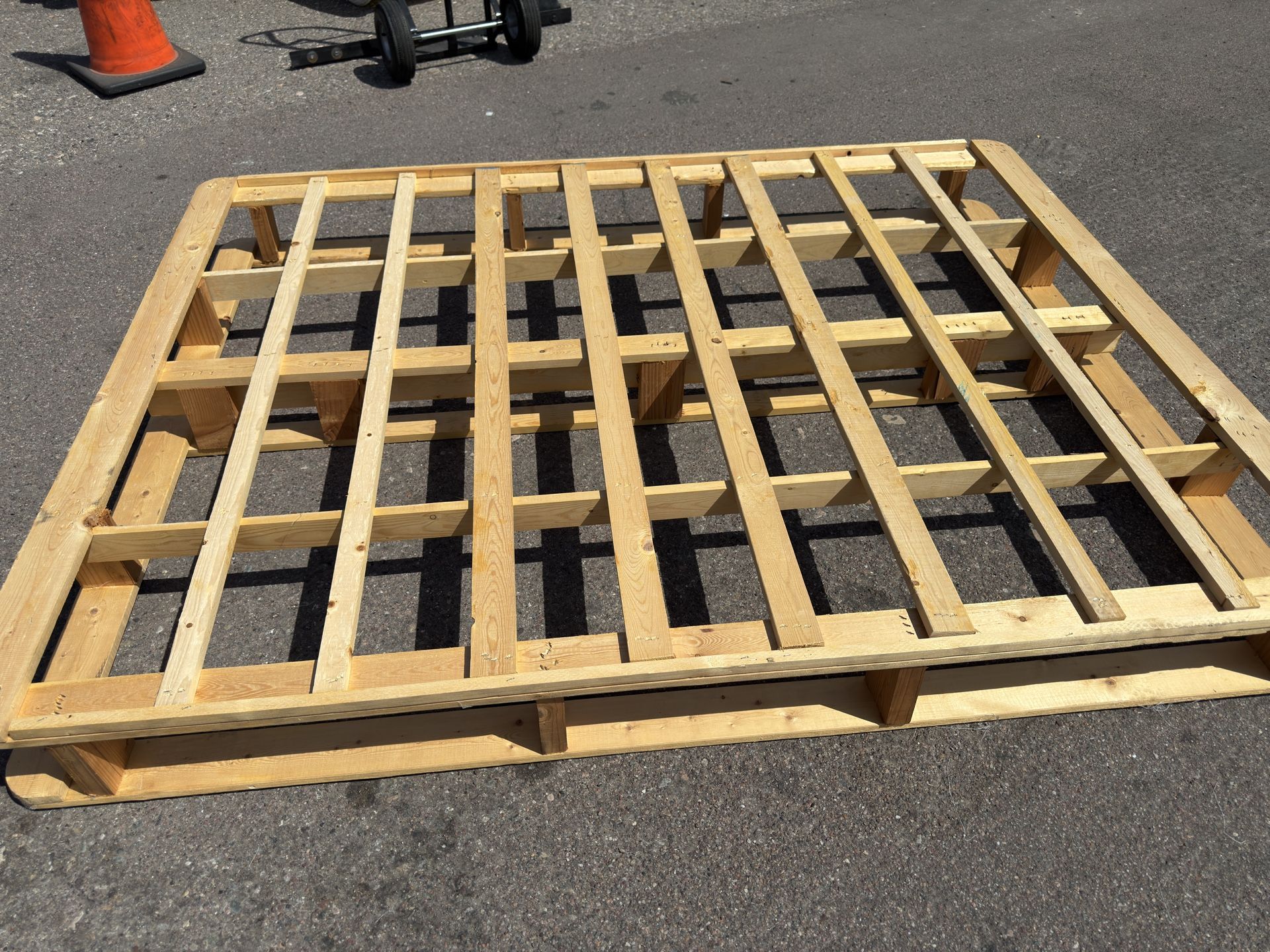 Giant Pallet