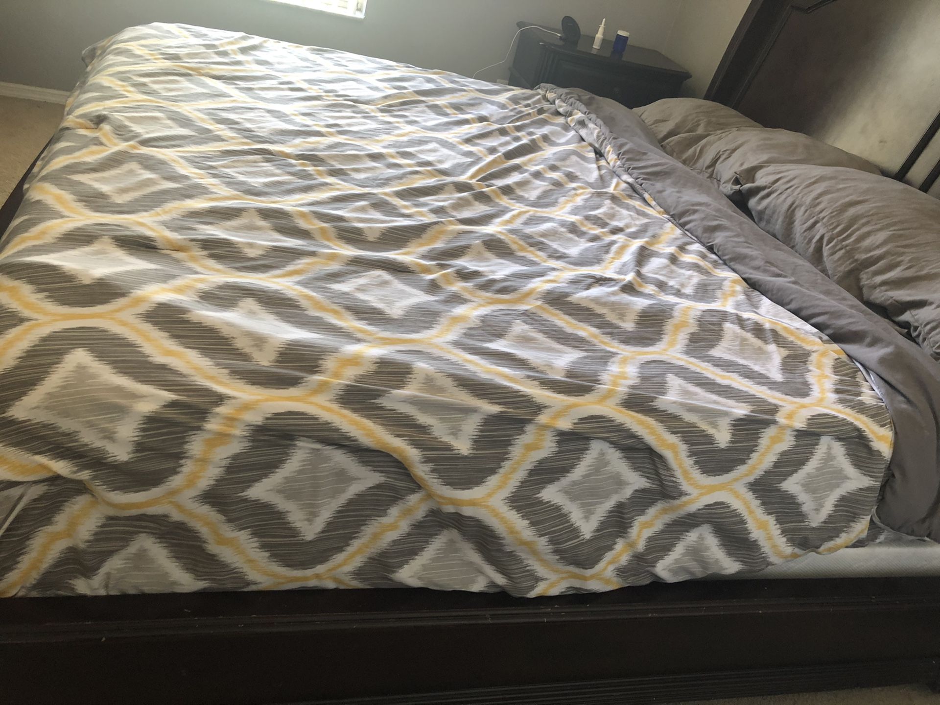 King bed frame ( not include the mattress )