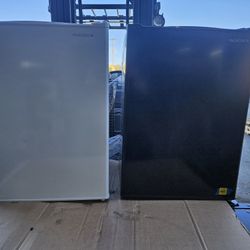 Insignia 1.7  Mini Refrigirator New