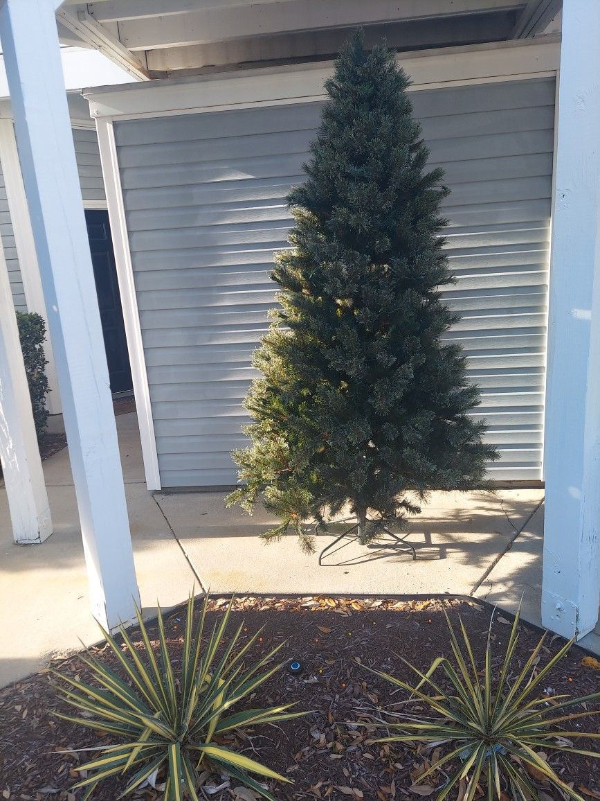 New Christmas Tree π 7,5 Ft Prelit