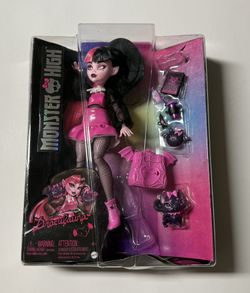 Monster High Draculaura Vampire - Open Box (Box Wear)