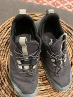 On Shoes Size 5.5