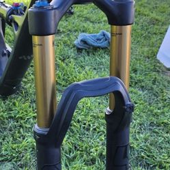 Fox factory Fit 4 fork 140mm travel 29er / 27.5+