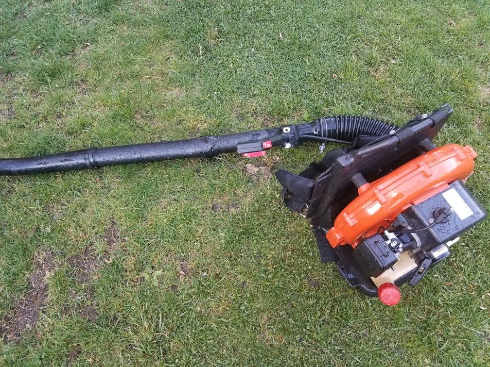 Husqvarna 145bt backpack leaf blower for Sale in Toms River, NJ OfferUp