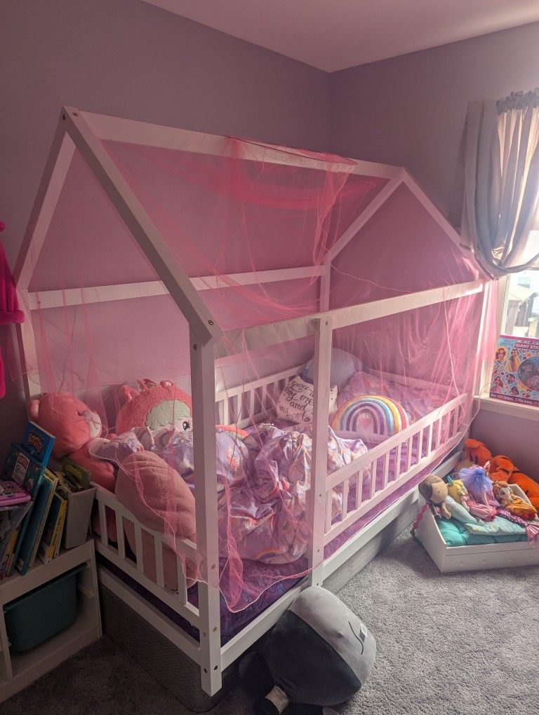 Twin House Bed