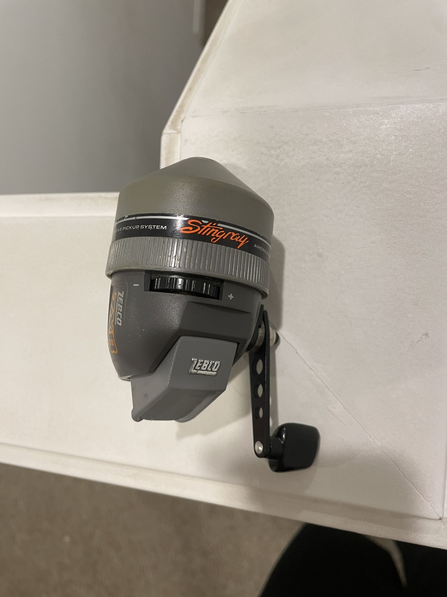 vintage Zebco Stingray spincast fishing reel