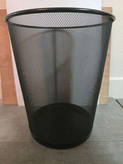 Black Metal Mesh Wastebasket