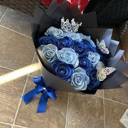 18 Eternal Roses 💙🩵