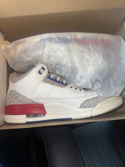 Men’s 10 1/2 Air Jordan 3 Retro Sail/Sport Royal- Light Bone
