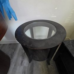 Small side table with top glass