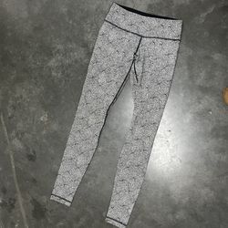 Lululemon Wunder Under Black and White Floral Print Leggings