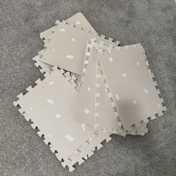 Free: Baby/Toddler/Kid foam floor tiles