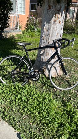 Gravity Avenue A road bike Very Nice Condition