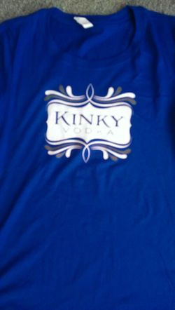 Large KINKY brand tee