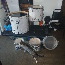 Set Of 5 DPD  Concept  Series  Ivory Twisted  Sell As Set Or Separately