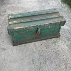 Vintage Chest!!