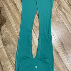 Green/Teal Lululemon Leggings Size Two Worn Twice 