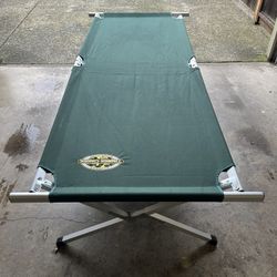 TIMBER CREEK Outdoor Experience 7’ Folding Camp Cot In Great Condition 