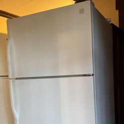 Kenmore Refrigerator (Great Condition)