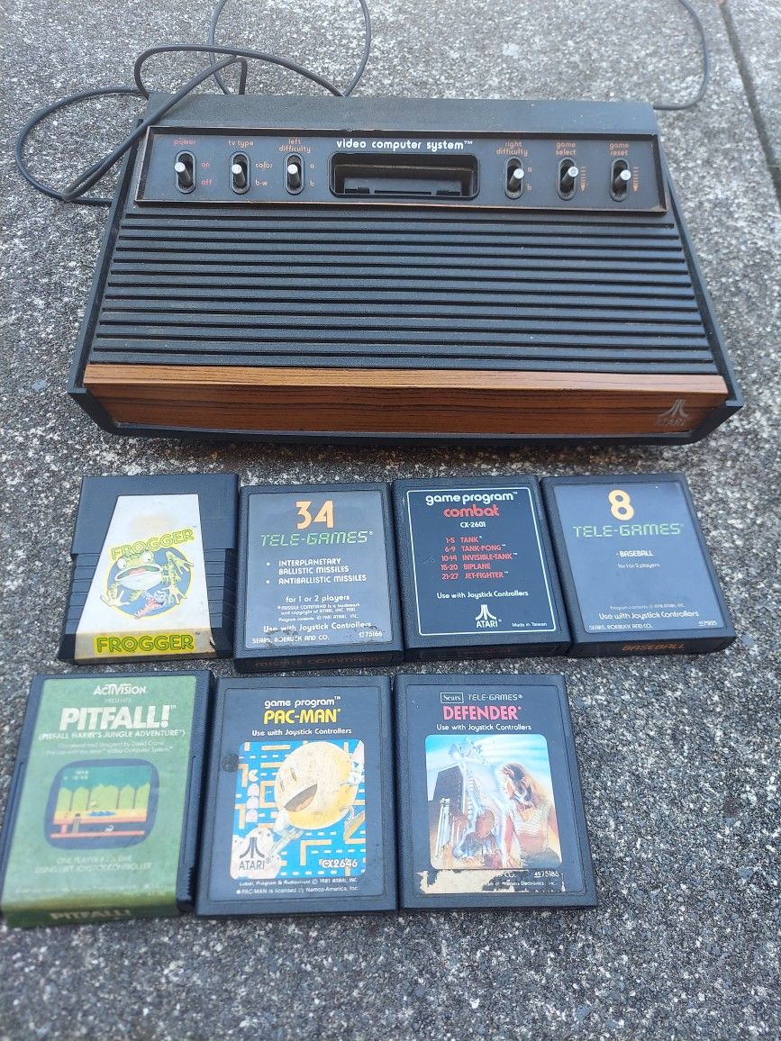 Vintage Atari 2600 Game System With 7 Games