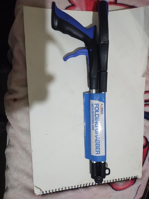 Folding Grabbers