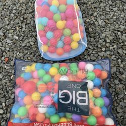 About 200  Pit Balls For Kids
