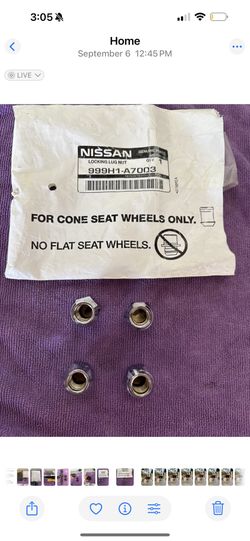 Nissan Genuine Parts Lug Nuts (4)