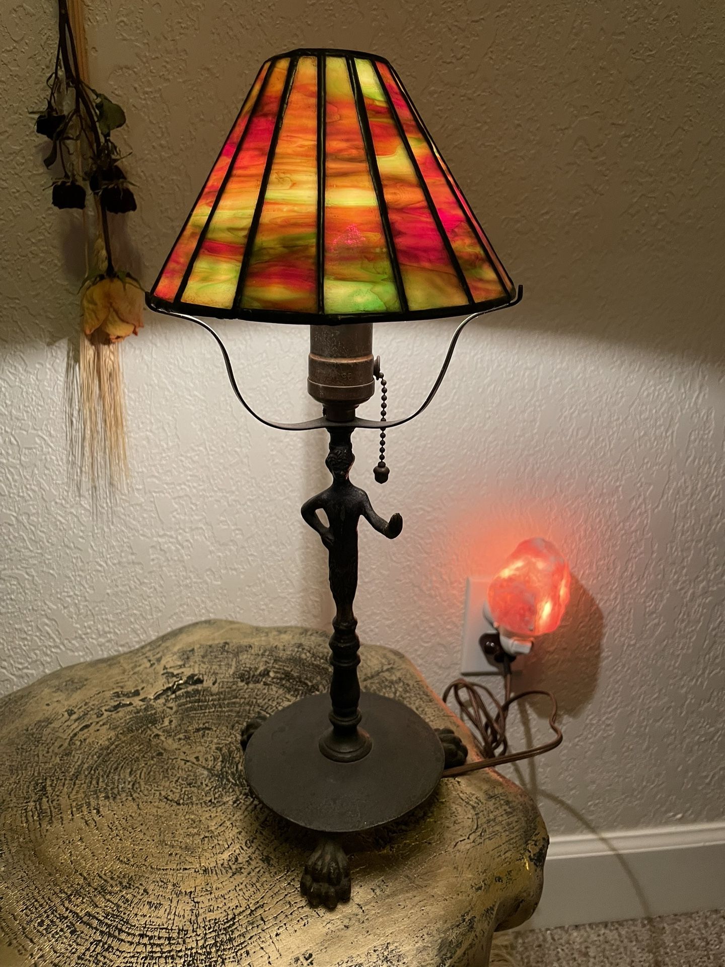 Tiffany Style Stained Glass Bronze Statue Table Lamp Vintage