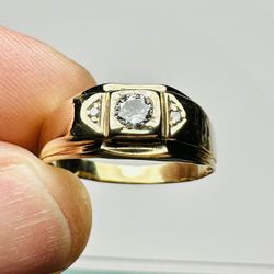Men’s 14K Gold Ring with 0.26ct Brilliant Diamond (Size 8)
