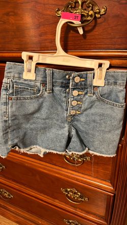 Girl short
