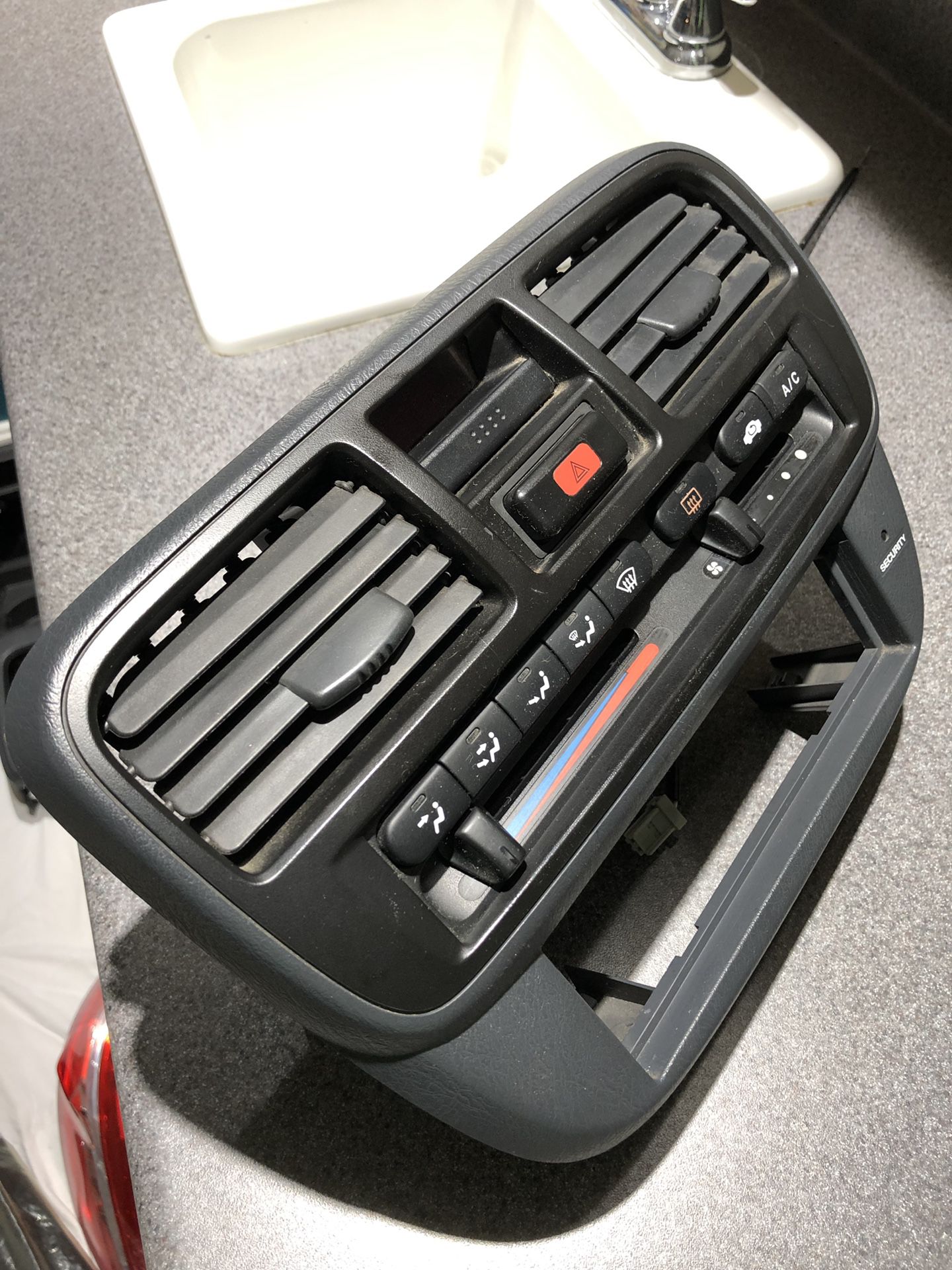 96-00 Civic Domani, Acura EL center console/AC & heat controls w brackets