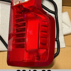 2019-23 Chevy Chevrolet Silverado Tail Light New 