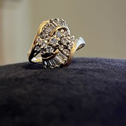 Beautiful Gold Ring With Diamonds