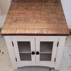 Wystfield Ashley Furniture End Table