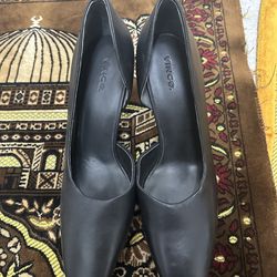 Women’s shoes