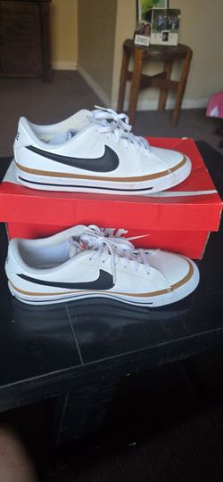 Nike Court Legacy
