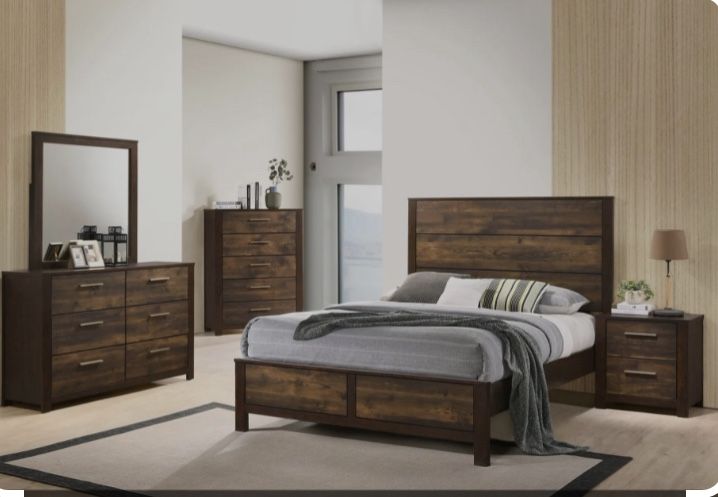 Queen Size Bedroom Set. 5 Pieces. New! 