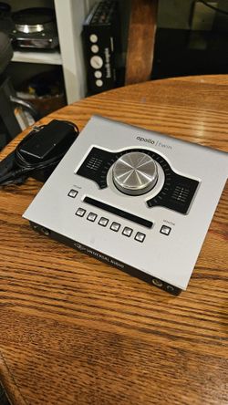 Universal Audio Apollo Twin USB Audio Interface