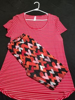 Lularoe classic tee and TC leggings