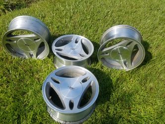 Ford Mustang Pony wheels